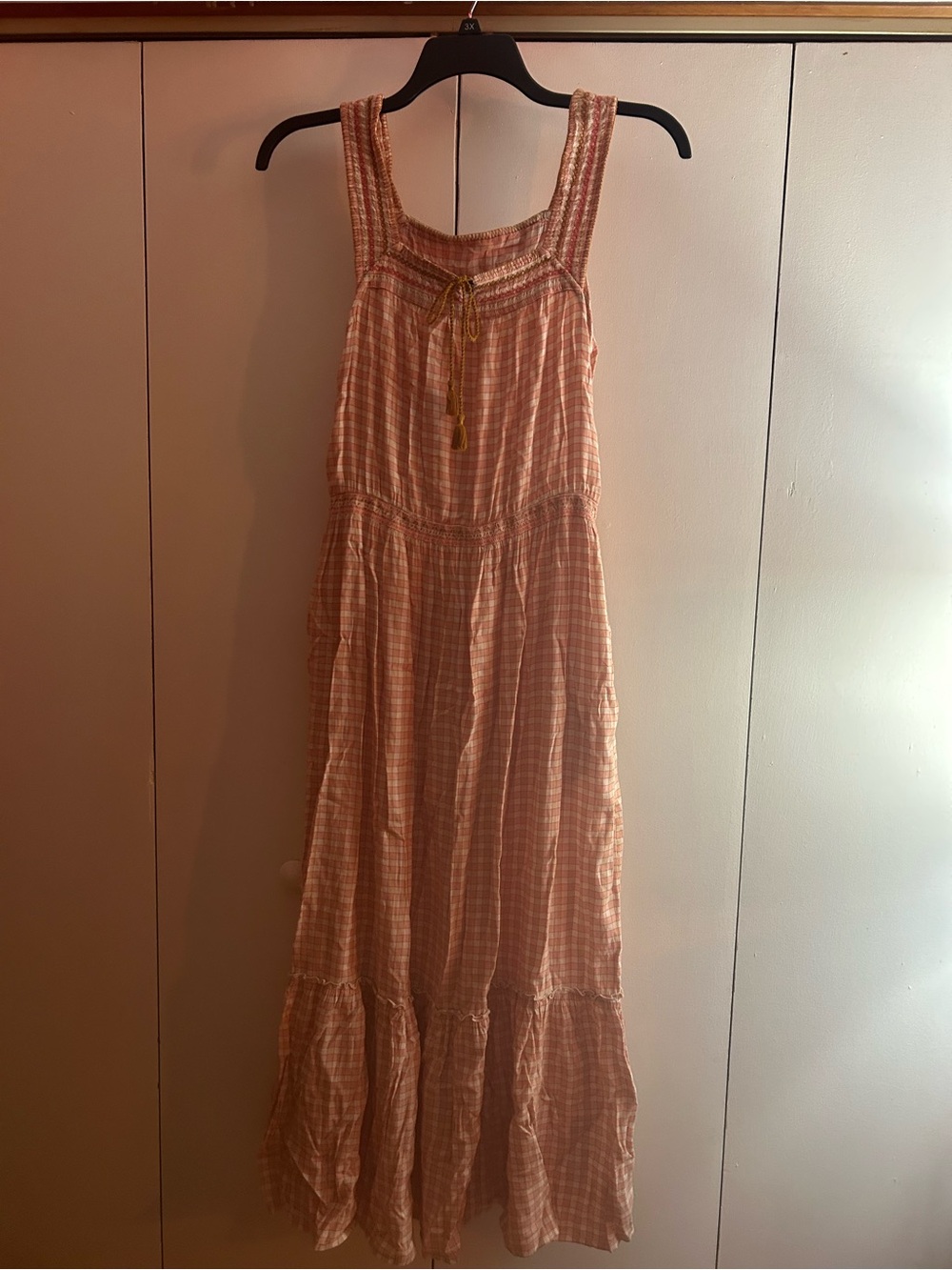 Old Navy light peach plaid woman’s sun dress